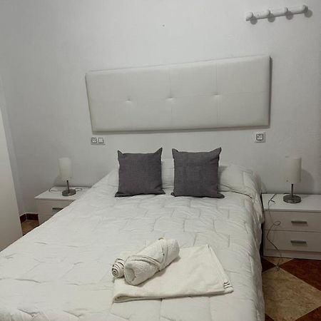 El Torreon 3 Apartment Lora del Rio Luaran gambar