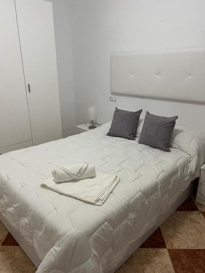 El Torreon 3 Apartment Lora del Rio Luaran gambar